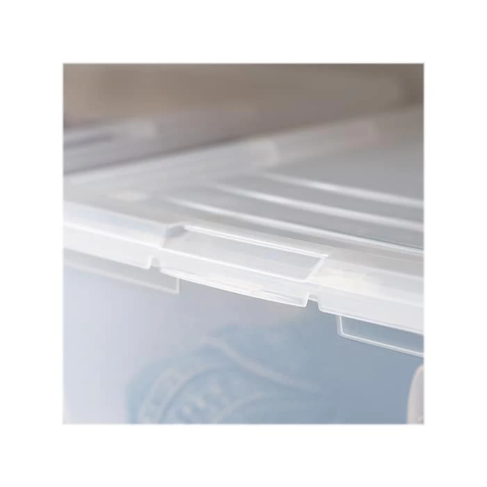 Iris 13.5 Qt. Snap Lid Storage Tote, Clear, 8/Pack (500075) 5 Iris 13.5 Qt. Snap Lid Storage Tote, Clear, 8/Pack (500075) - Image 3